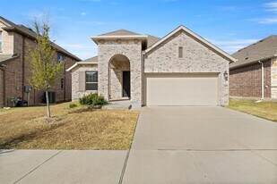 2111 Clearwater Way in Royse City, TX - Building Photo