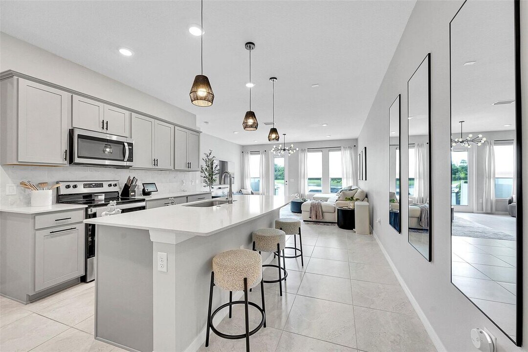 6112 Rancho Ln in Greenacres, FL - Foto de edificio