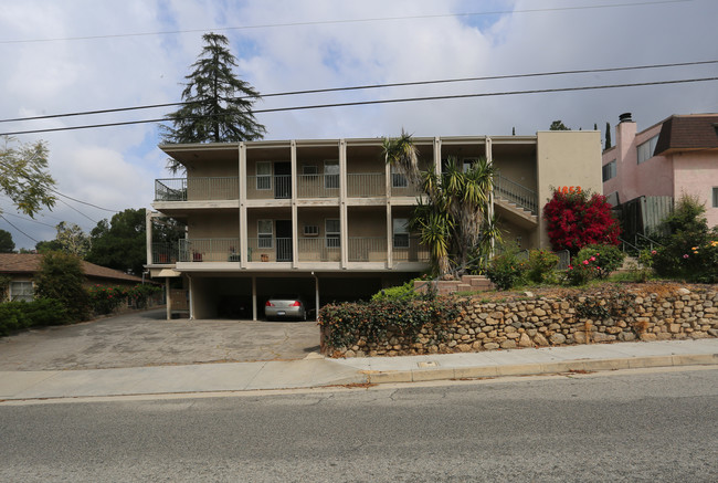 1853 Alpha Rd in Glendale, CA - Building Photo - Building Photo