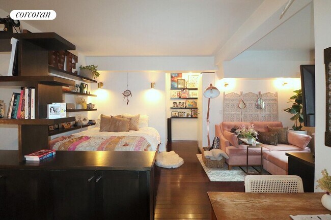 100 W 12th St in New York, NY - Building Photo - Building Photo