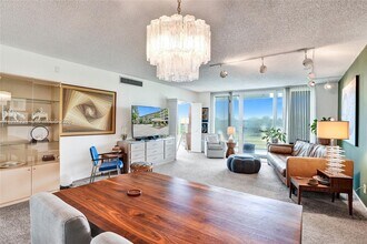 805 Cypress Blvd in Pompano Beach, FL - Building Photo - Building Photo