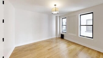 12 Crown St in Brooklyn, NY - Building Photo