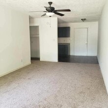 5798 Aftonshire Dr in Fayetteville, NC - Building Photo - Building Photo