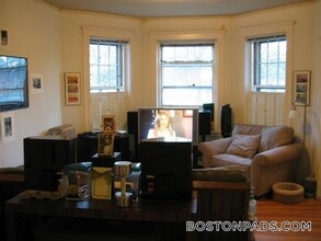 137 Park Dr, Unit 8 in Boston, MA - Building Photo - Building Photo