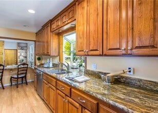 751 W Marshall Blvd in San Bernardino, CA - Building Photo - Building Photo