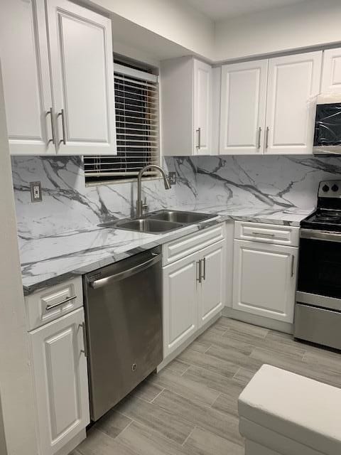 4704 Pier Dr in Greenacres, FL - Building Photo - Building Photo