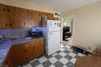 83 Chestnut Hill Dr W in Denville, NJ - Building Photo - Building Photo