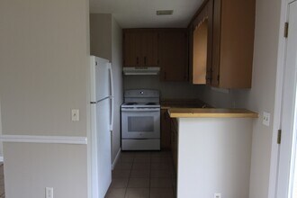 290 Cunningham Ln in Clarksville, TN - Building Photo - Building Photo