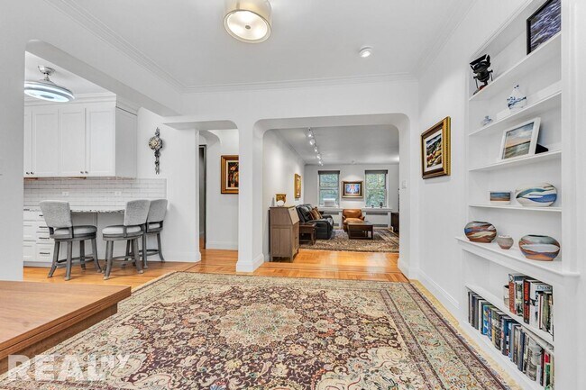 property at 720 Fort Washington Ave