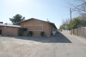 3218-3220 E Monte Vista Dr in Tucson, AZ - Building Photo - Building Photo