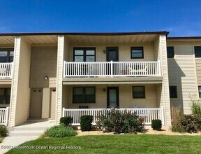 54 Wharfside Dr in Monmouth Beach, NJ - Building Photo - Building Photo