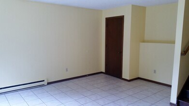 611 Freeman Ave S in Delano, MN - Building Photo - Building Photo