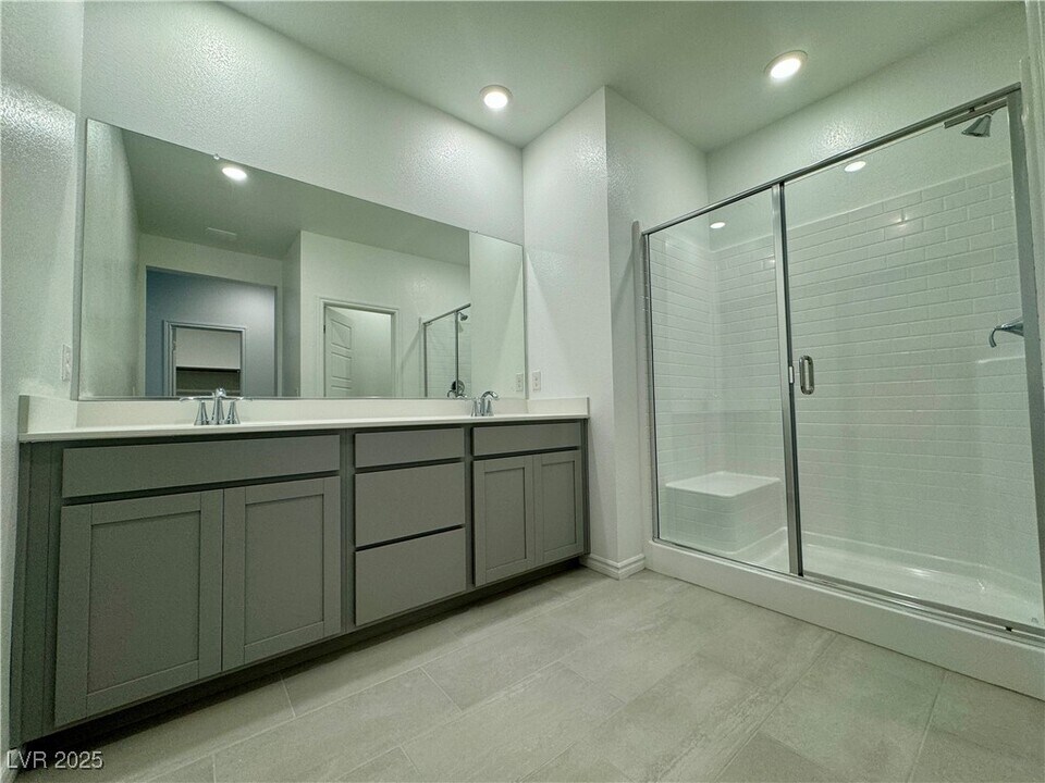 337 Laurel Peak Dr in Henderson, NV - Building Photo