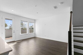 6967 Nemours Pkwy in Orlando, FL - Building Photo - Building Photo