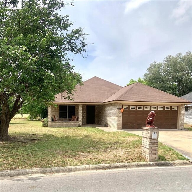 property at 806 S Barcelona Ave