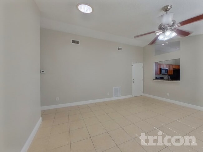 9808 Red Clover Ave in Orlando, FL - Foto de edificio - Building Photo