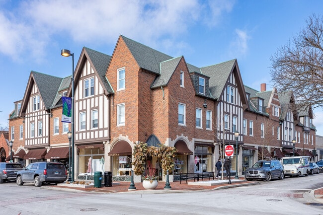 833 Elm St