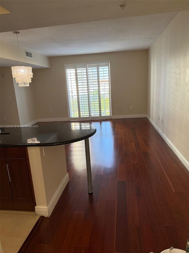 7275 SW 89th St in Miami, FL - Building Photo - Building Photo