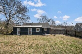 2214 Fernwood Dr in Nashville, TN - Building Photo - Building Photo