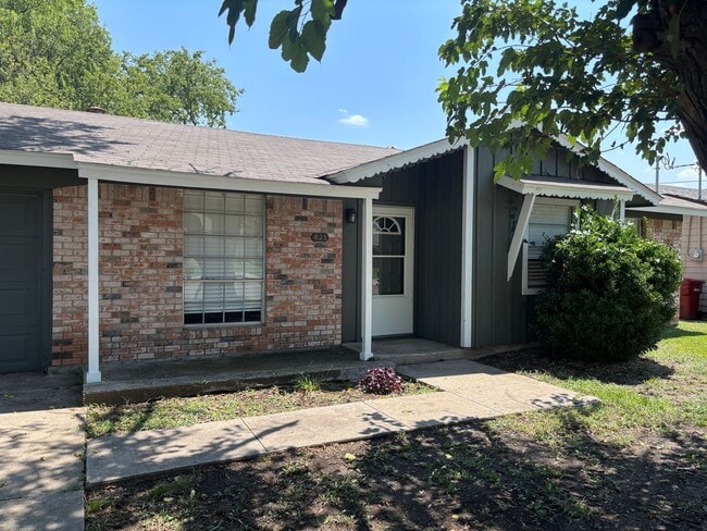 621 Hillside Dr in Sherman, TX - Building Photo - Building Photo