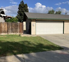 122 Orange Ave in Modesto, CA - Building Photo