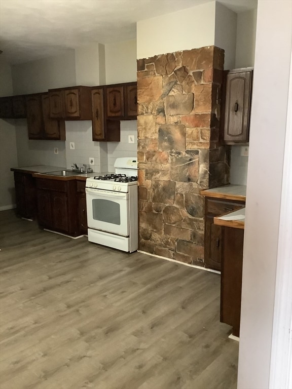 property at 2 Elmwood St