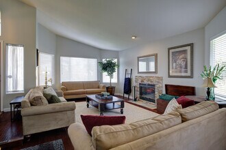 5037 Sunmeadow Rd in Oceanside, CA - Building Photo - Building Photo