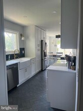 10162 Yorktown Way in Great Falls, VA - Building Photo - Building Photo