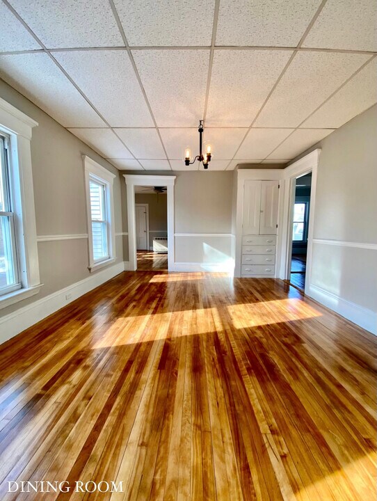 587 Pine St in Manchester, NH - Building Photo