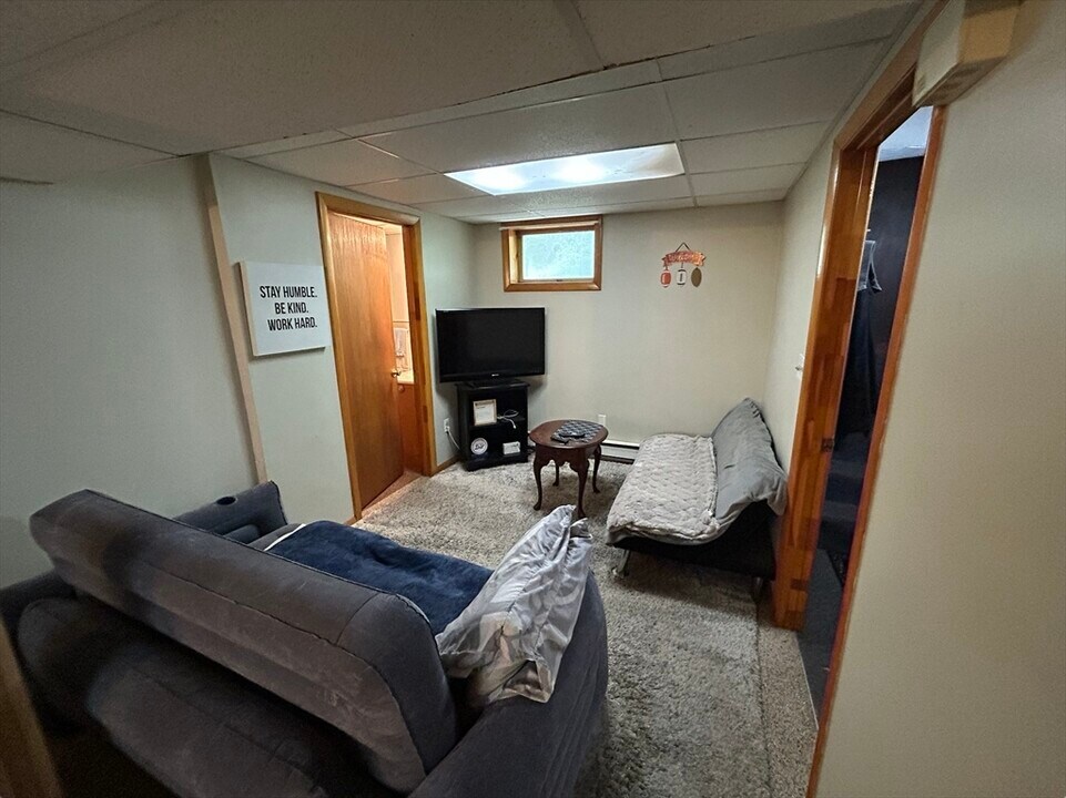 41 Hull St in Belmont, MA - Building Photo