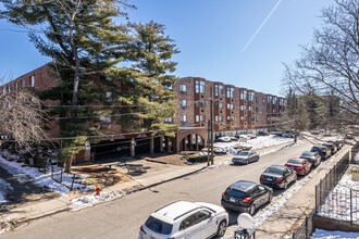 Regency Place Apartments in Hartford, CT - Building Photo - Primary Photo