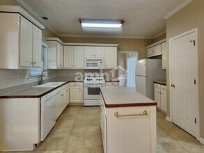 5435 Silk Oak Way in Sugar Hill, GA - Foto de edificio - Building Photo