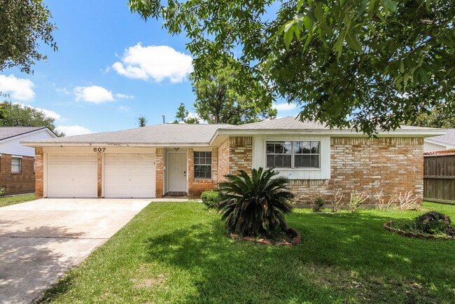 807 Sulphur St