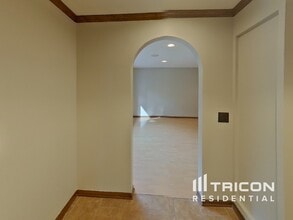 7407 Laredo Dr in Chanhassen, MN - Building Photo - Building Photo