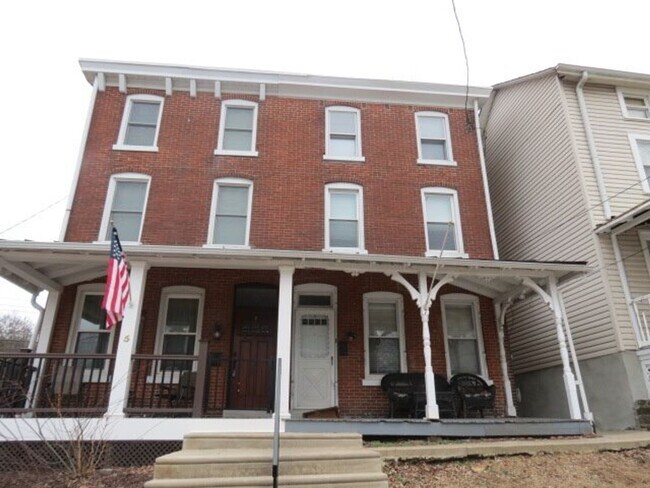 property at 7 Cedar Ave