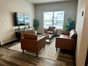 2411 S Jackson Ave, Unit 2411-2 in Joplin, MO - Foto de edificio - Building Photo