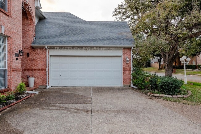 2106 Hunter Pl Ln in Arlington, TX - Building Photo - Building Photo