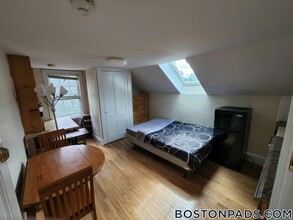 27 William St in Cambridge, MA - Building Photo - Building Photo
