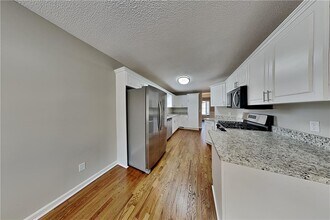 411 Saddle Brooke Dr in Dallas, GA - Building Photo - Building Photo