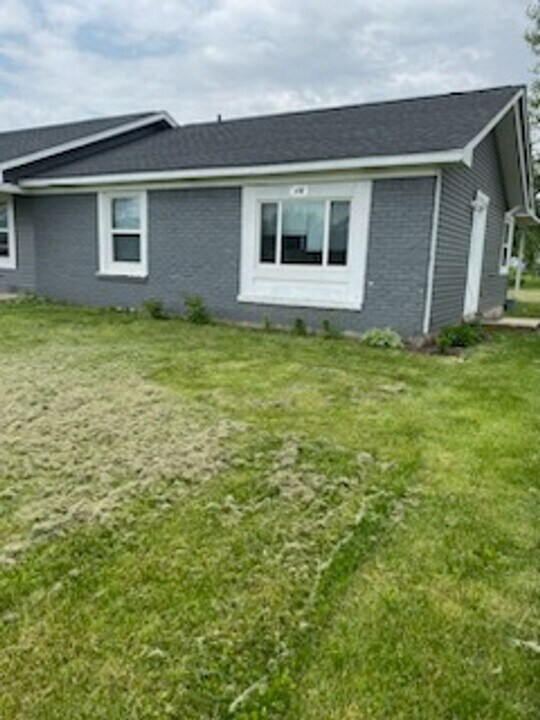 110-112 Sanders Ct in Lebanon, IN - Building Photo