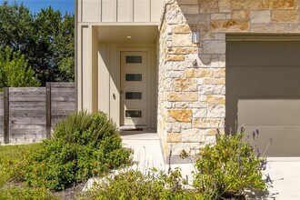 5315 La Crosse Ave in Austin, TX - Building Photo - Building Photo