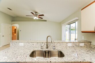 535 Fox Run Trail in Apollo Beach, FL - Building Photo - Building Photo