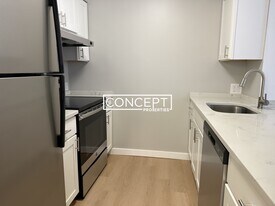 1200 Adams St, Unit 303 in Boston, MA - Building Photo