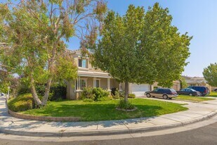 1123 E Avenue K14 in Lancaster, CA - Building Photo