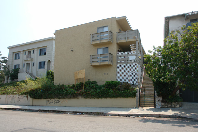 Coronado Apartments Non-Rent Controlled in Los Angeles, CA - Foto de edificio - Building Photo