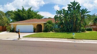 2704 Marlette St in Sarasota, FL - Building Photo