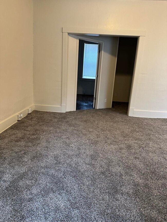 property at 702 N 6th St