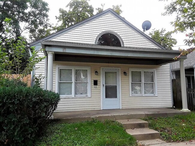 property at 1810 Magazine St