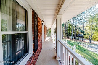 1111 N Glenwood Trail in Southern Pines, NC - Foto de edificio - Building Photo