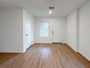 1515 Las Cuevas Dr in Conroe, TX - Building Photo - Building Photo